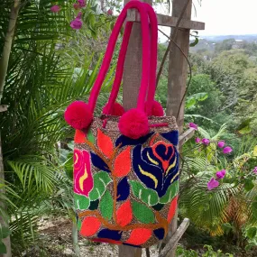 Deluxe Rose Garden Pom Pom Mochila