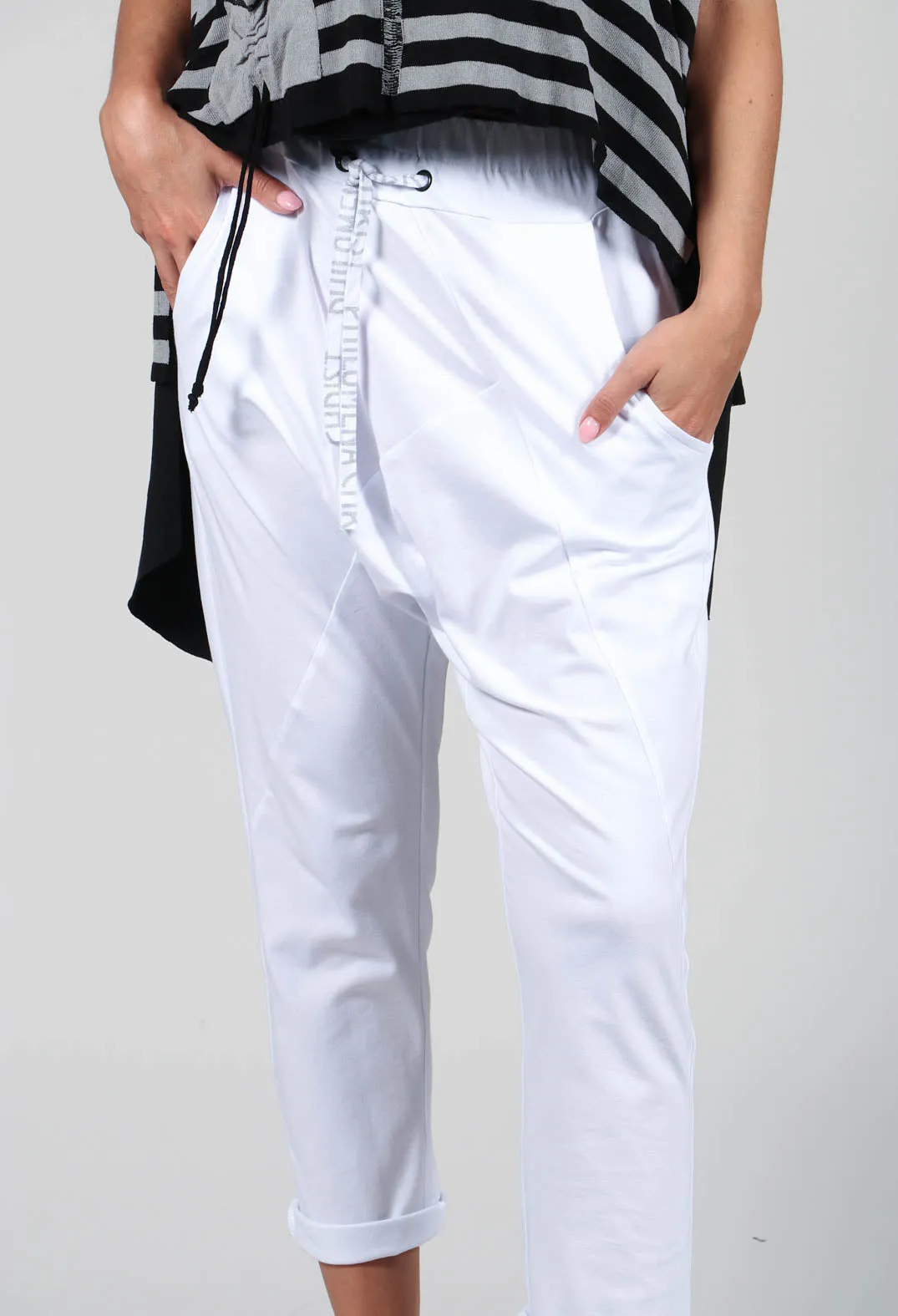 Drop-Crotch Pants in White