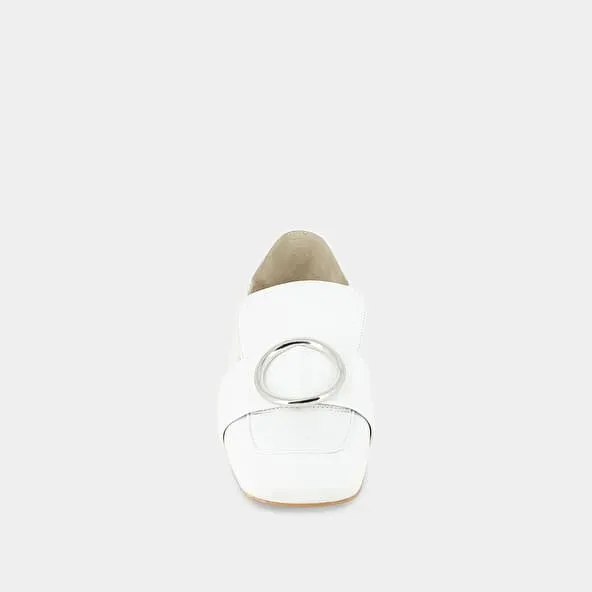 Moccasins with ring buckle in white leather